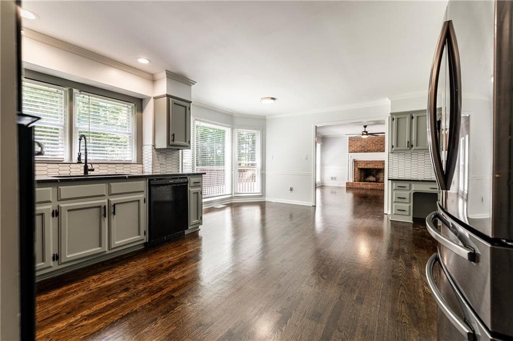 4 bedroom, 3 bathroom, 2,729 sq ft single family residence for sale at 560 Trombley Bay Lane, Lawrenceville, GA 30044 — photo 4