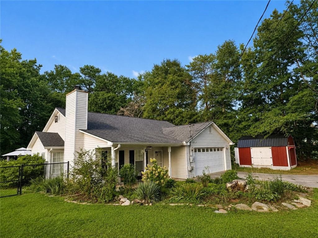 3 bedroom, 2 bathroom, 1,394 sq ft single family residence for sale at 6024 Hulsey Road, Clermont, GA 30527 — photo 2