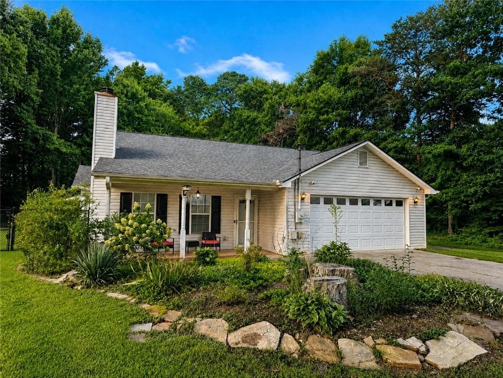 3 bedroom, 2 bathroom, 1,394 sq ft single family residence for sale at 6024 Hulsey Road, Clermont, GA 30527