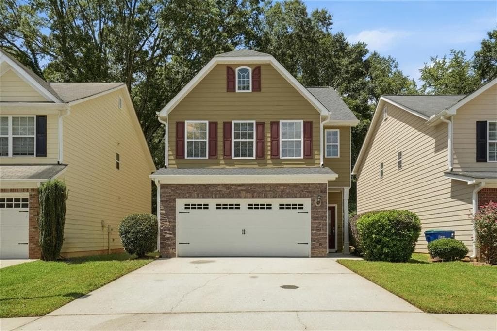 3 bedroom, 3 bathroom, 1,645 sq ft single family residence under contract at 2165 Capella Circle, Atlanta, GA 30331