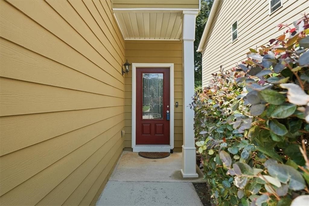 3 bedroom, 3 bathroom, 1,645 sq ft single family residence under contract at 2165 Capella Circle, Atlanta, GA 30331 — photo 4