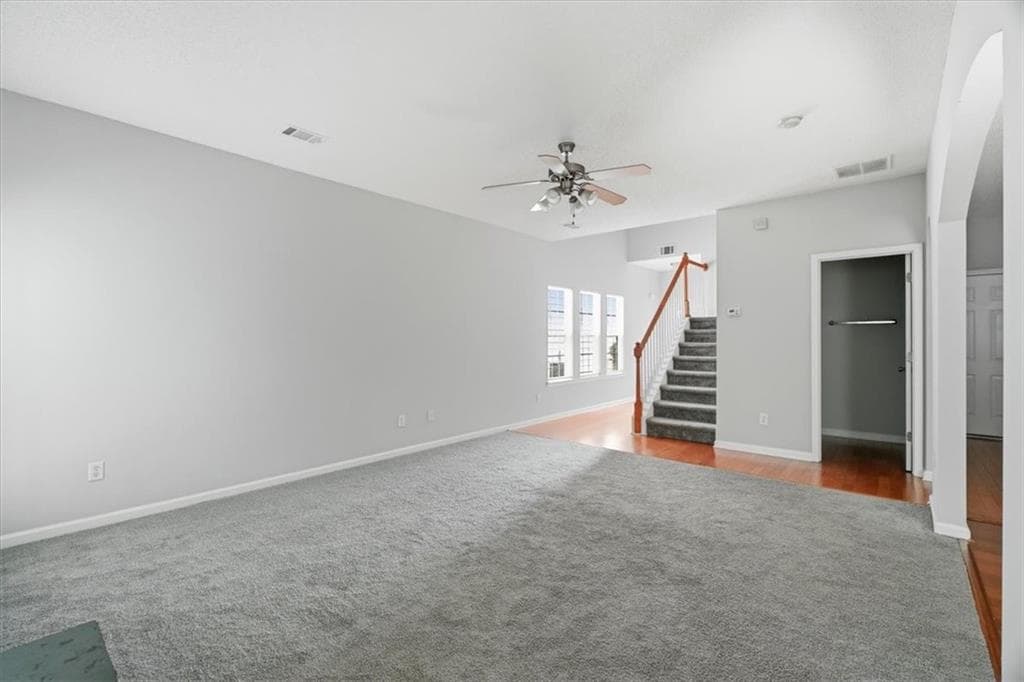 3 bedroom, 3 bathroom, 1,645 sq ft single family residence under contract at 2165 Capella Circle, Atlanta, GA 30331 — photo 9