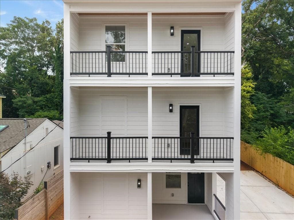 6 bedroom, 8 bathroom, 3,080 sq ft single family residence for sale at 242 Ormond Street, Atlanta, GA 30315 — photo 2