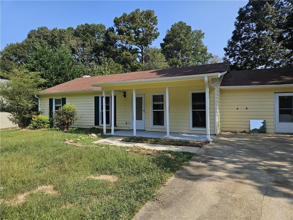 4 bedroom, 2 bathroom, 1,576 sq ft single family residence for rent at 219 Heritage Way, Auburn, GA 30011 for $2,150 a month — photo 2