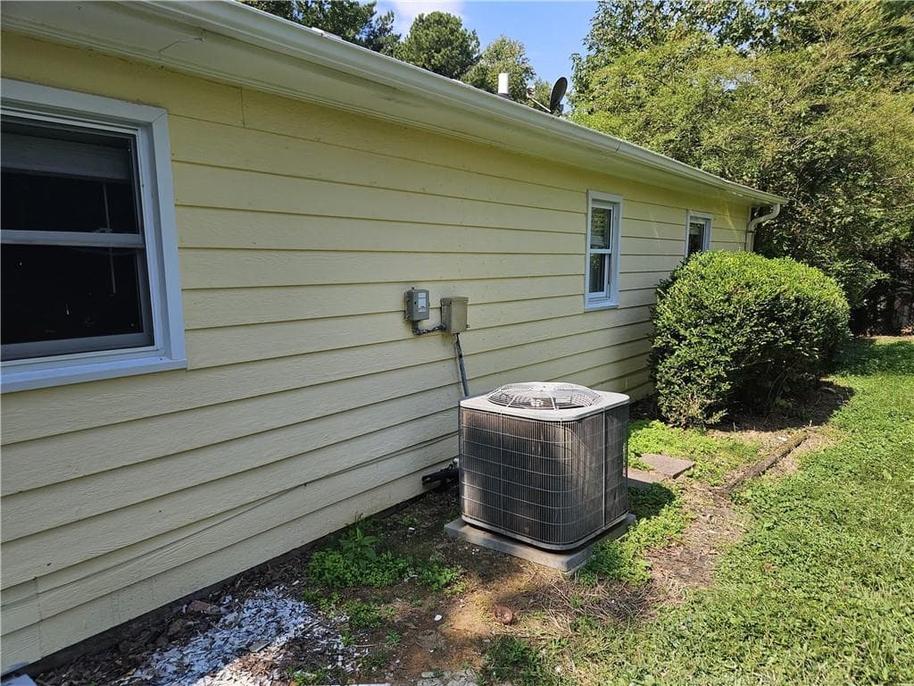 4 bedroom, 2 bathroom, 1,576 sq ft single family residence for rent at 219 Heritage Way, Auburn, GA 30011 for $2,150 a month — photo 5