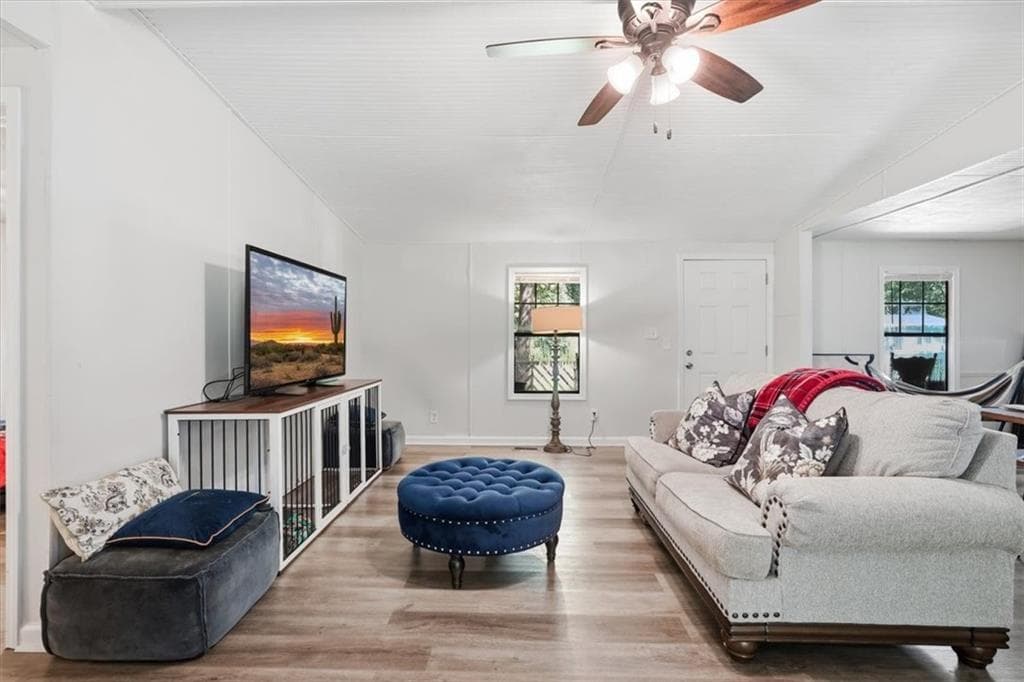 3 bedroom, 2 bathroom, 1,248 sq ft single family residence for sale at 215 Hoke Street, Maysville, GA 30558 — photo 8
