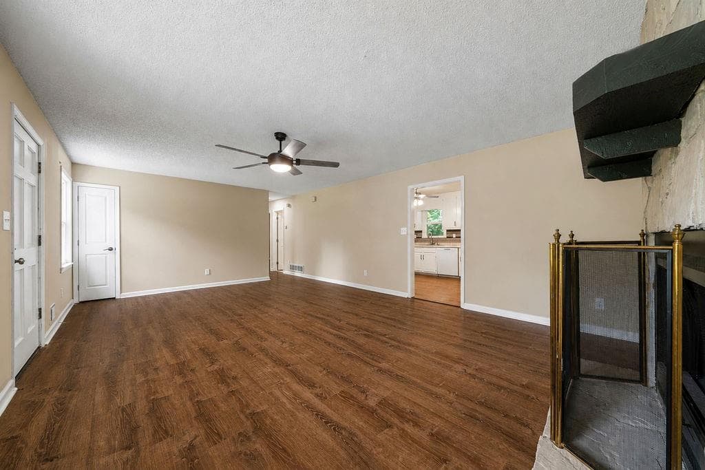 3 bedroom, 1 bathroom, 1,560 sq ft single family residence for sale at 4306 Abney Drive, Powder Springs, GA 30127 — photo 5
