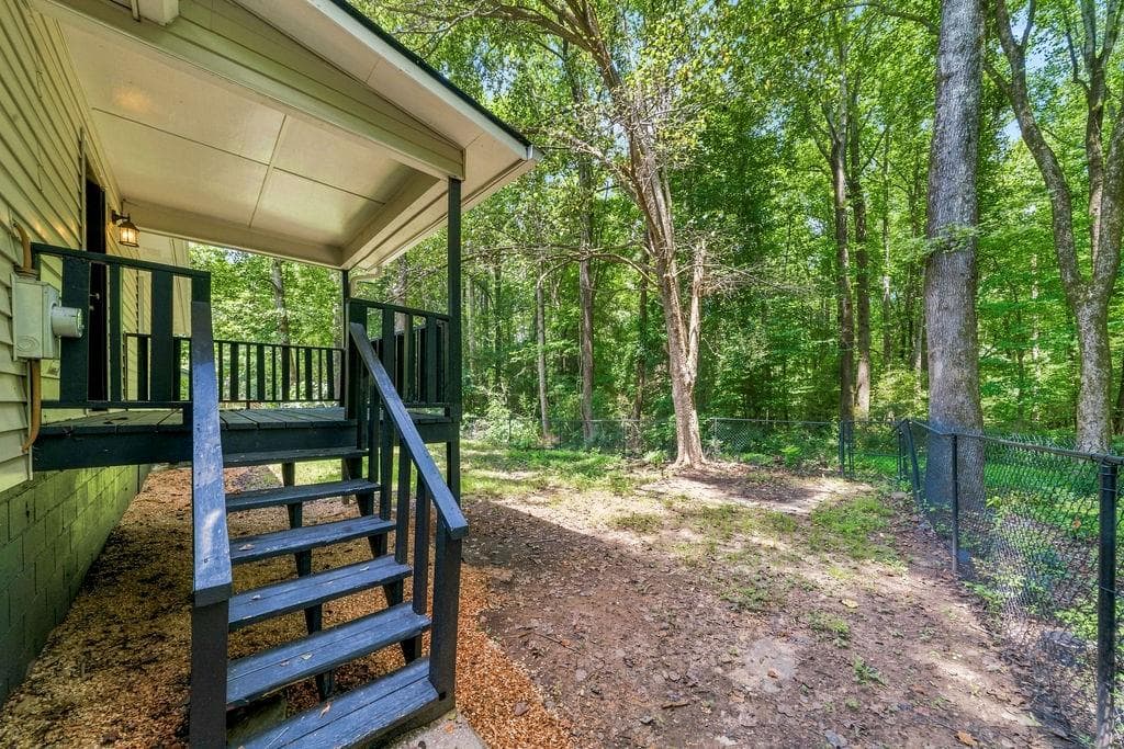 3 bedroom, 1 bathroom, 1,560 sq ft single family residence for sale at 4306 Abney Drive, Powder Springs, GA 30127 — photo 2
