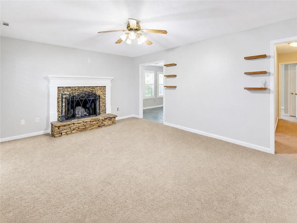 3 bedroom, 2 bathroom, 1,394 sq ft single family residence for sale at 6024 Hulsey Road, Clermont, GA 30527 — photo 6