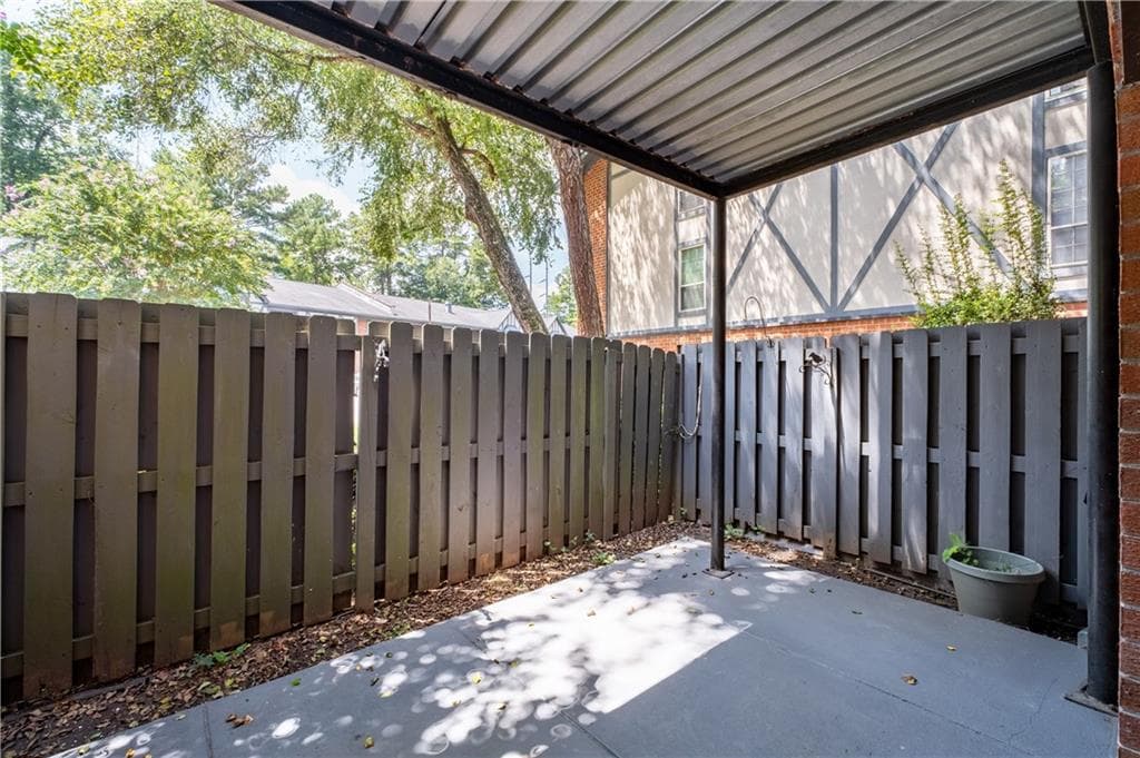 2 bedroom, 2 bathroom, 1,206 sq ft condominium for sale at 6851 Roswell Road K2, Sandy Springs, GA 30328 — photo 5