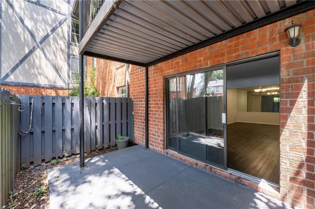 2 bedroom, 2 bathroom, 1,206 sq ft condominium for sale at 6851 Roswell Road K2, Sandy Springs, GA 30328 — photo 6