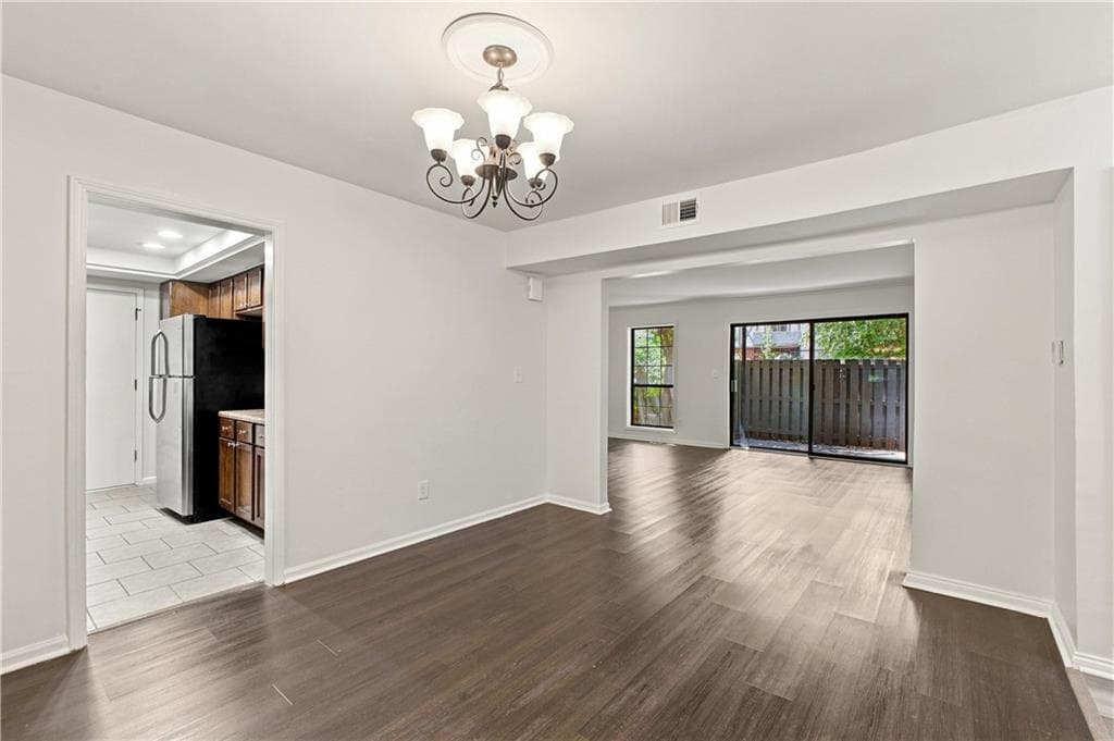 2 bedroom, 2 bathroom, 1,206 sq ft condominium for sale at 6851 Roswell Road K2, Sandy Springs, GA 30328 — photo 8