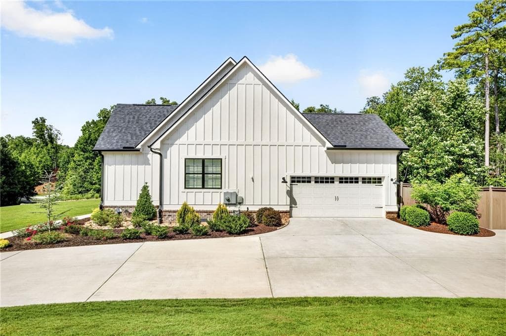 3 bedroom, 2 bathroom, 1,915 sq ft single family residence for sale at 253 London Road, Ball Ground, GA 30107 — photo 7