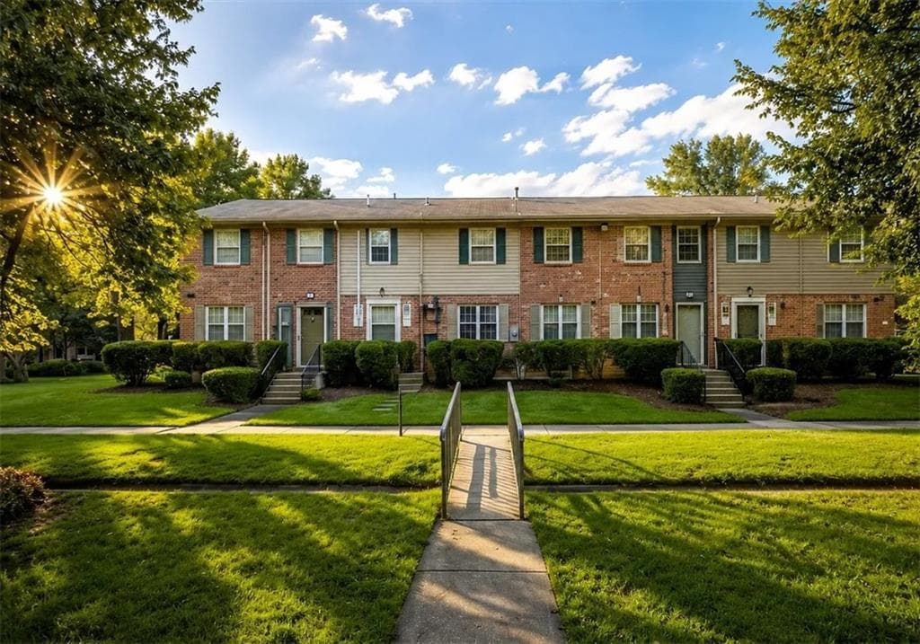 3 bedroom, 3 bathroom, 1,320 sq ft townhouse for rent at 394 Northdale Road, Lawrenceville, GA 30046 for $1,895 a month — photo 1 of 5