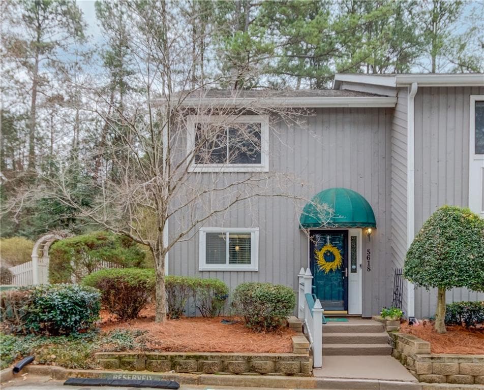 2 bedroom, 3 bathroom, 1,332 sq ft condominium under contract at 5618 Woodmont Boulevard, Peachtree Corners, GA 30092