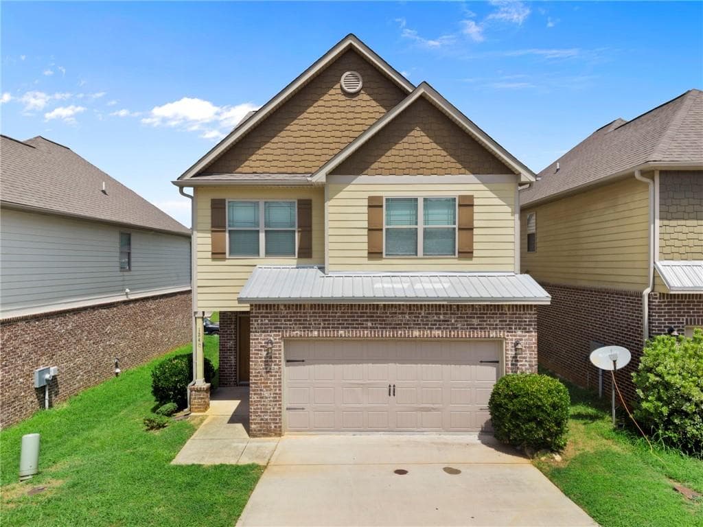 4 bedroom, 3 bathroom, 2,023 sq ft single family residence for rent at 1240 Faye Court, Mcdonough, GA 30253 for $2,090 a month — photo 2