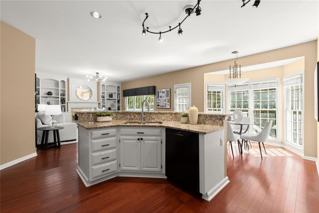 4 bedroom, 3 bathroom, 2,704 sq ft single family residence for sale at 3025 Brockton Close, Marietta, GA 30068 — photo 9