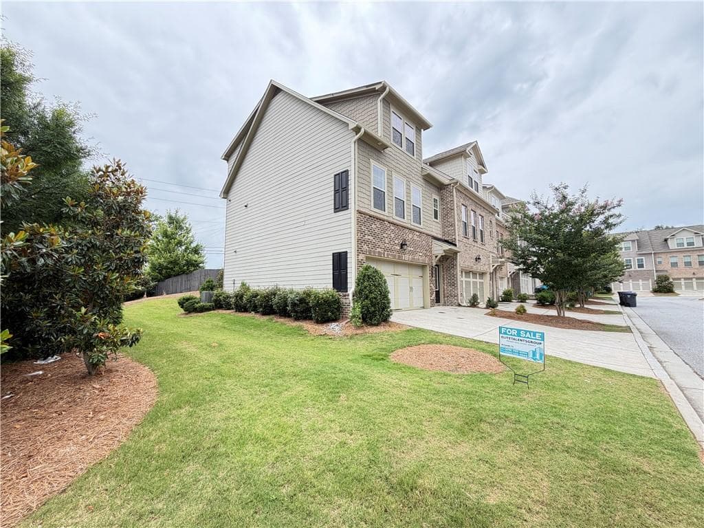 3 bedroom, 4 bathroom, 1,880 sq ft townhouse for rent at 2838 Village Park Bend, Duluth, GA 30096 for $2,550 a month — photo 2