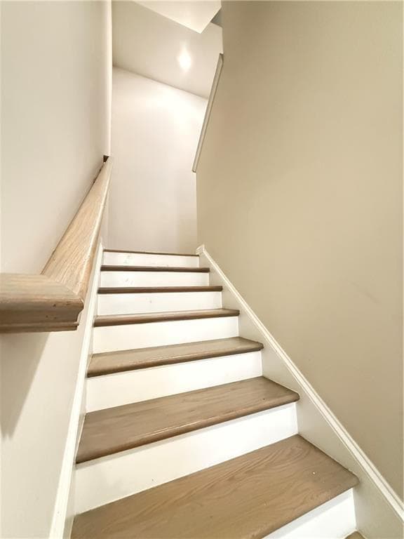 3 bedroom, 4 bathroom, 2,019 sq ft townhouse for rent at 3756 Davis Circle, Duluth, GA 30096 for $2,700 a month — photo 9