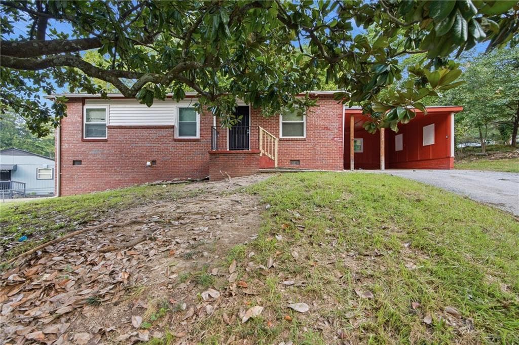 3 bedroom, 2 bathroom, 1,000 sq ft single family residence for sale at 3754 Clovis Court, Atlanta, GA 30331 — photo 1 of 42