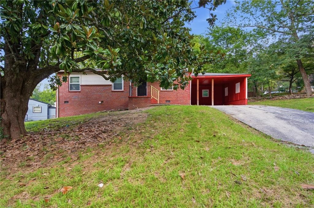 3 bedroom, 2 bathroom, 1,000 sq ft single family residence for sale at 3754 Clovis Court, Atlanta, GA 30331 — photo 2