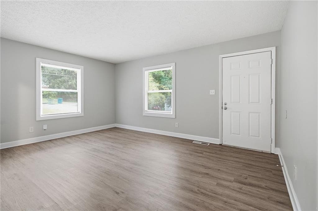 3 bedroom, 2 bathroom, 1,000 sq ft single family residence for sale at 3754 Clovis Court, Atlanta, GA 30331 — photo 10