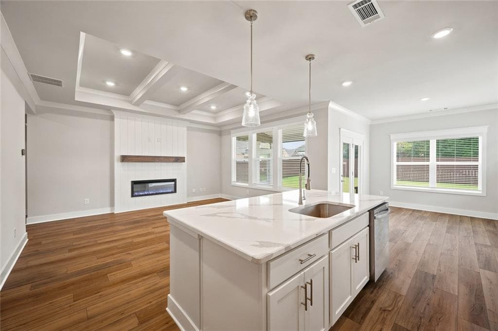 4 bedroom, 4 bathroom, 2,494 sq ft single family residence for sale at 211 Cantrell View Court, Cartersville, GA 30120 — photo 4