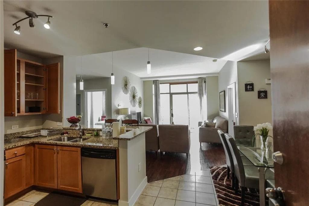 2 bedroom, 2 bathroom, 1,091 sq ft condominium for sale at 171 Auburn Avenue 329, Atlanta, GA 30303 — photo 9