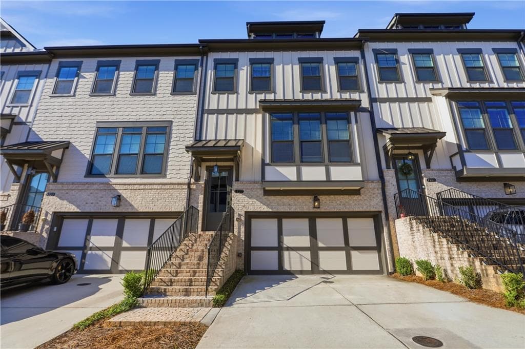 3 bedroom, 4 bathroom, 2,616 sq ft townhouse for sale at 1127 Provence Lane, Decatur, GA 30033