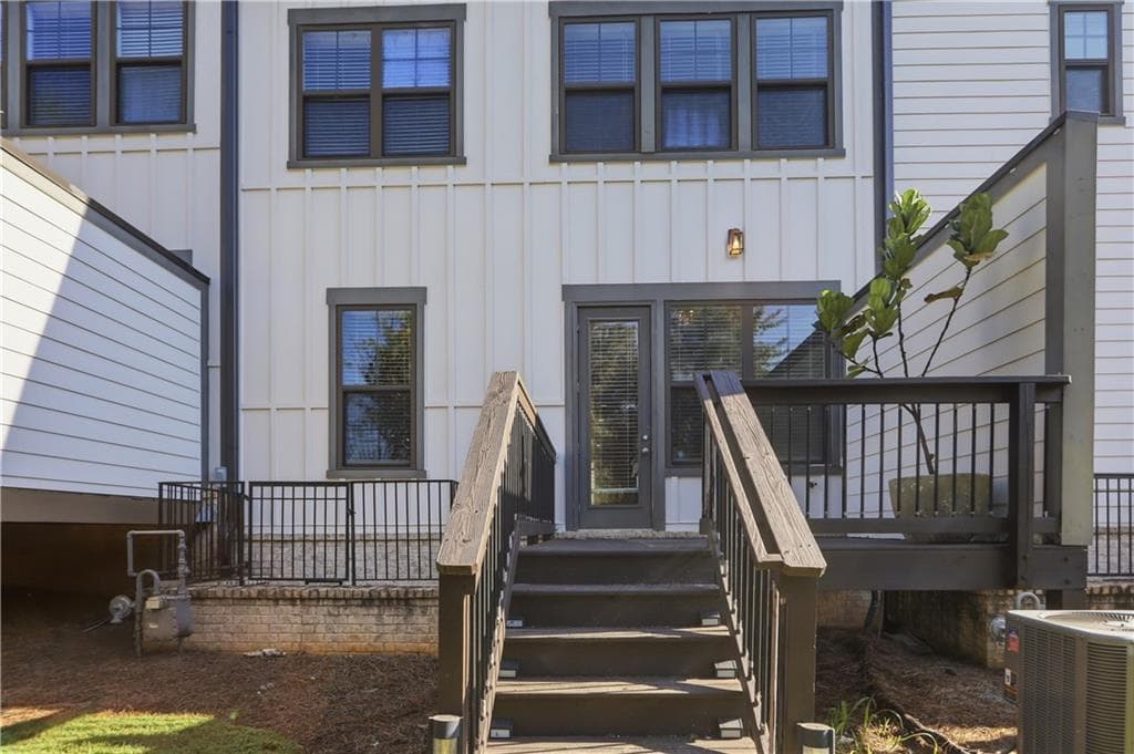 3 bedroom, 4 bathroom, 2,616 sq ft townhouse for sale at 1127 Provence Lane, Decatur, GA 30033 — photo 5