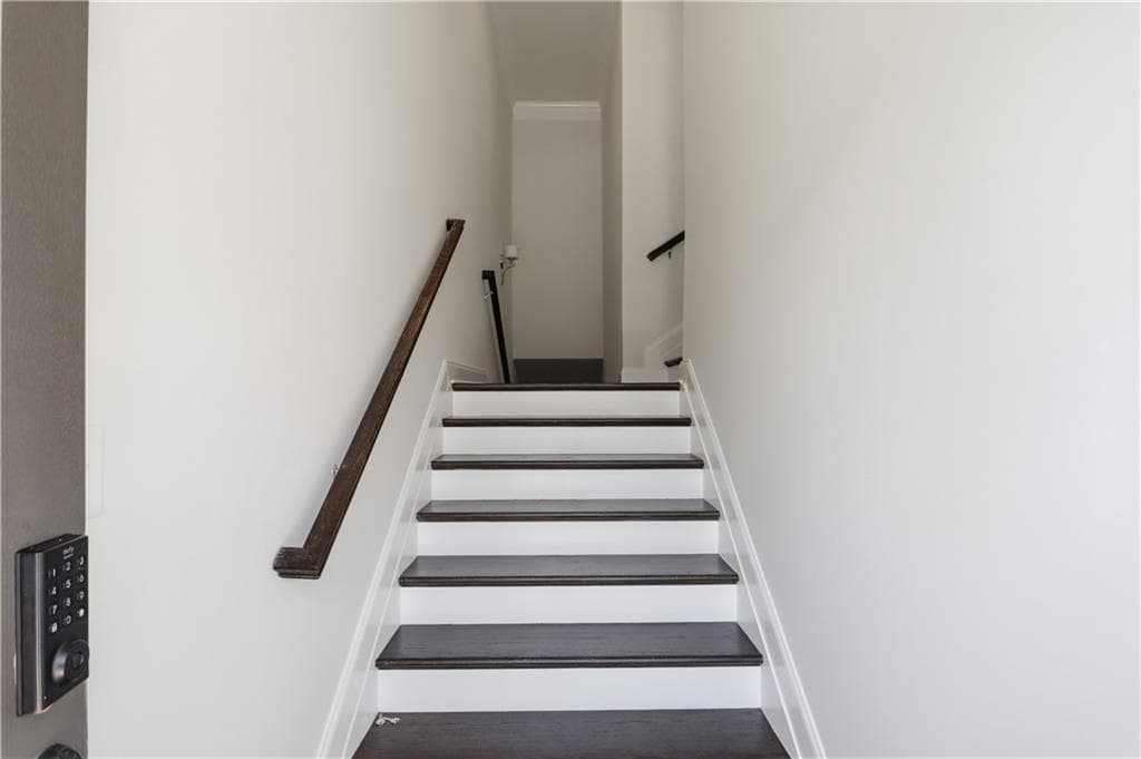 3 bedroom, 4 bathroom, 2,616 sq ft townhouse for sale at 1127 Provence Lane, Decatur, GA 30033 — photo 6