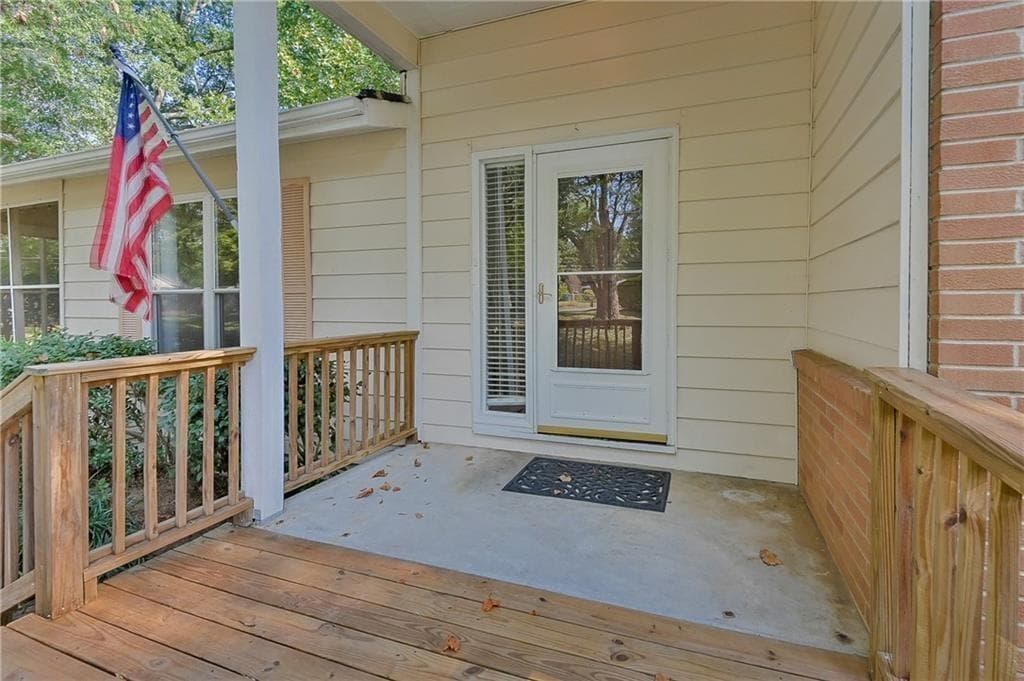 4 bedroom, 2 bathroom, 1,503 sq ft single family residence for rent at 1935 Inverness Road, Smyrna, GA 30080 for $2,500 a month — photo 2