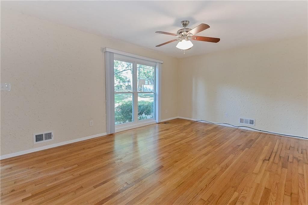 4 bedroom, 2 bathroom, 1,503 sq ft single family residence for rent at 1935 Inverness Road, Smyrna, GA 30080 for $2,500 a month — photo 4