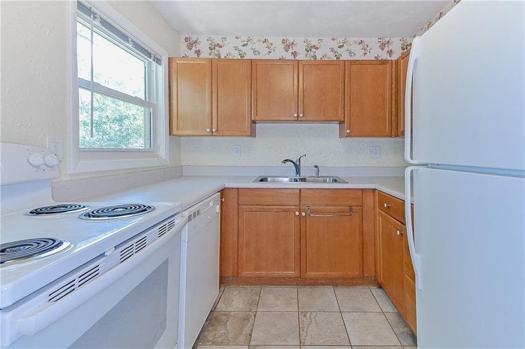 4 bedroom, 2 bathroom, 1,503 sq ft single family residence for rent at 1935 Inverness Road, Smyrna, GA 30080 for $2,500 a month — photo 8