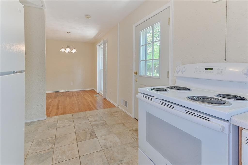 4 bedroom, 2 bathroom, 1,503 sq ft single family residence for rent at 1935 Inverness Road, Smyrna, GA 30080 for $2,500 a month — photo 9