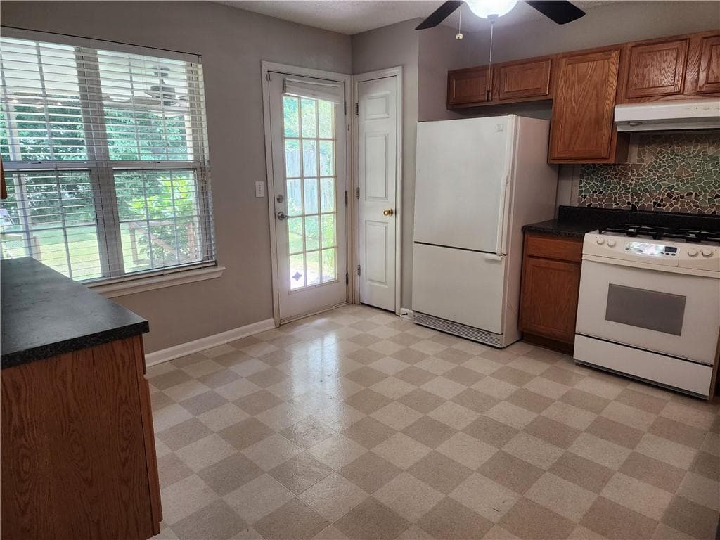 3 bedroom, 2 bathroom, 1,443 sq ft single family residence under contract at 4502 Baker Grove Road, Acworth, GA 30101 — photo 5