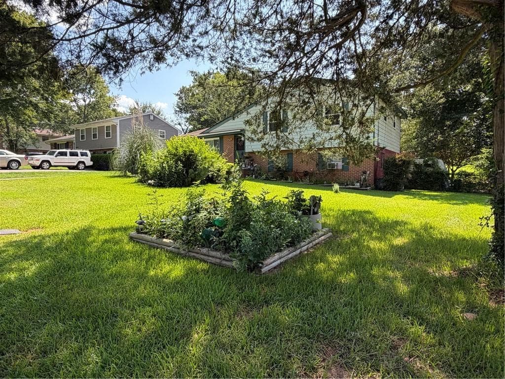 4 bedroom, 2 bathroom, 1,500 sq ft single family residence for sale at 8399 San Jose Trail, Jonesboro, GA 30236 — photo 4