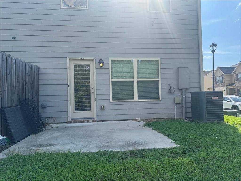 3 bedroom, 3 bathroom, 1,644 sq ft townhouse for sale at 5263 Carrie Drive, Morrow, GA 30260 — photo 10