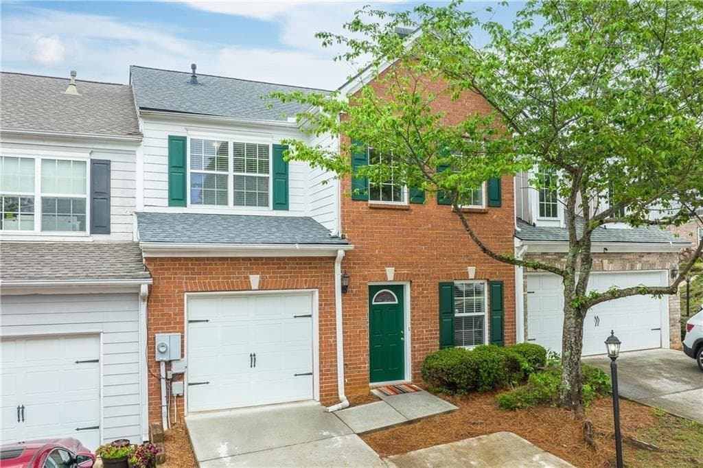 3 bedroom, 3 bathroom, 1,739 sq ft townhouse for sale at 4249 Buford Valley Way, Buford, GA 30518