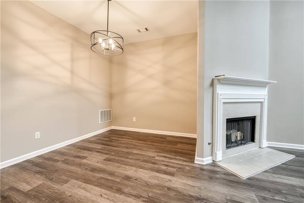 3 bedroom, 3 bathroom, 1,739 sq ft townhouse for sale at 4249 Buford Valley Way, Buford, GA 30518 — photo 5