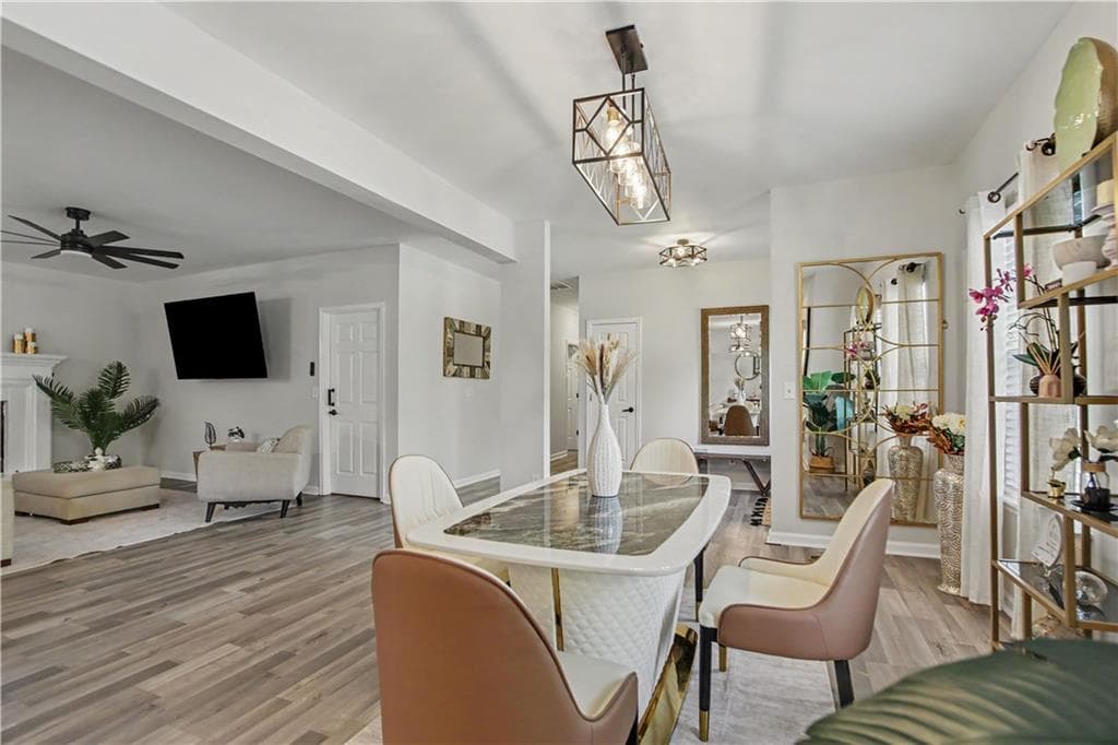 6 bedroom, 5 bathroom, 1,986 sq ft single family residence for sale at 745 Greenwood Lane, Atlanta, GA 30331 — photo 8