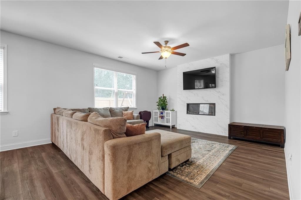 4 bedroom, 3 bathroom, 2,636 sq ft single family residence for sale at 48 Park Chase Court, Dallas, GA 30132 — photo 6