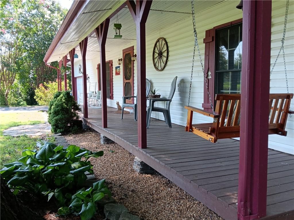 2 bedroom, 2 bathroom, 1,170 sq ft single family residence for sale at 575 Turner Road, Cleveland, GA 30528 — photo 3