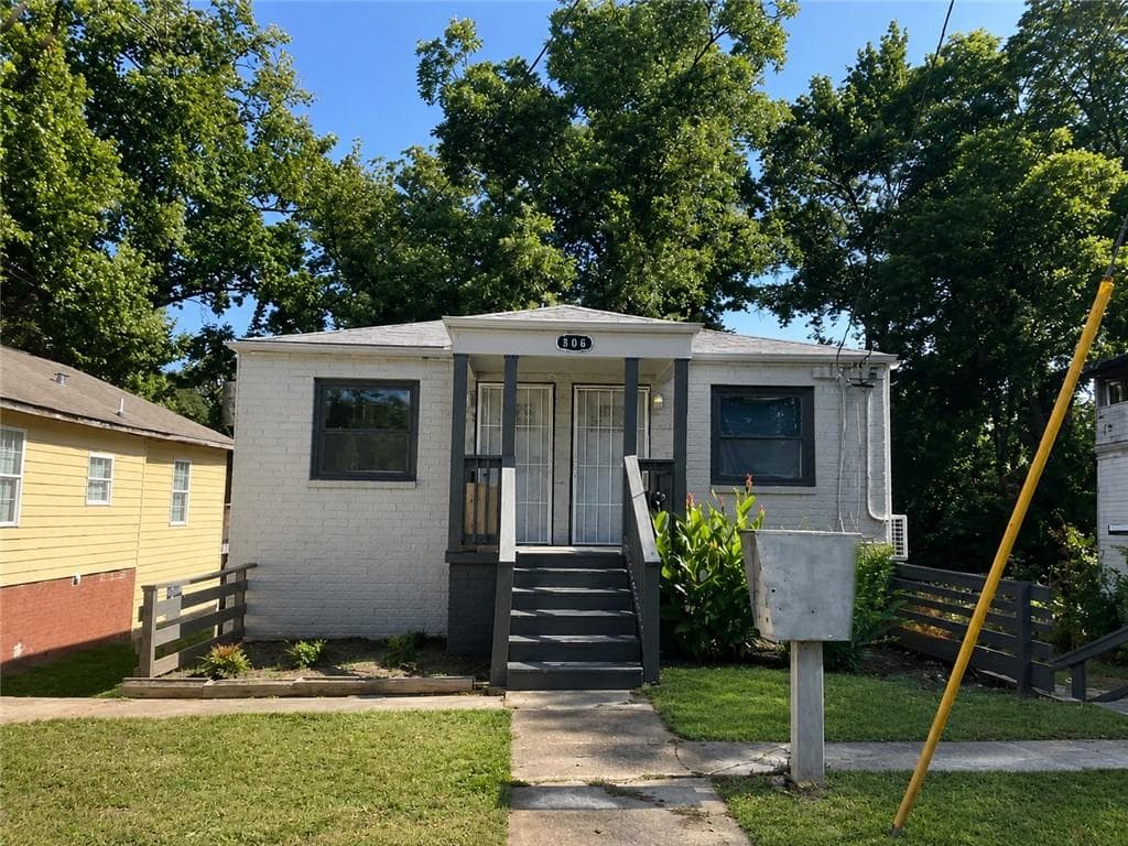 quadruplex for sale at 1061 M L King Jr Drive, Atlanta, GA 30314