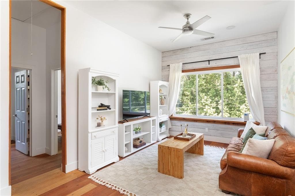 duplex under contract at 133 Arcadia Circle, Atlanta, GA 30314 — photo 3