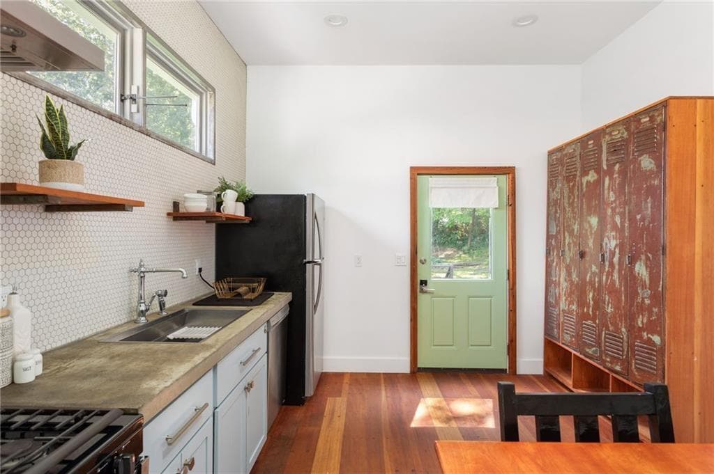 duplex under contract at 133 Arcadia Circle, Atlanta, GA 30314 — photo 6