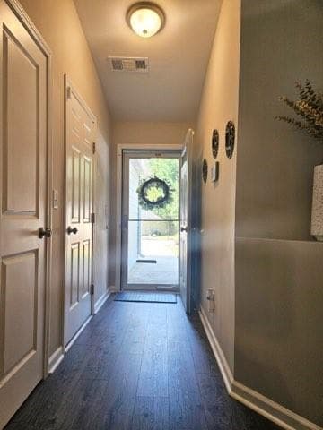 3 bedroom, 2 bathroom, 1,228 sq ft single family residence for sale at 7015 Parkside Court, Austell, GA 30106 — photo 2