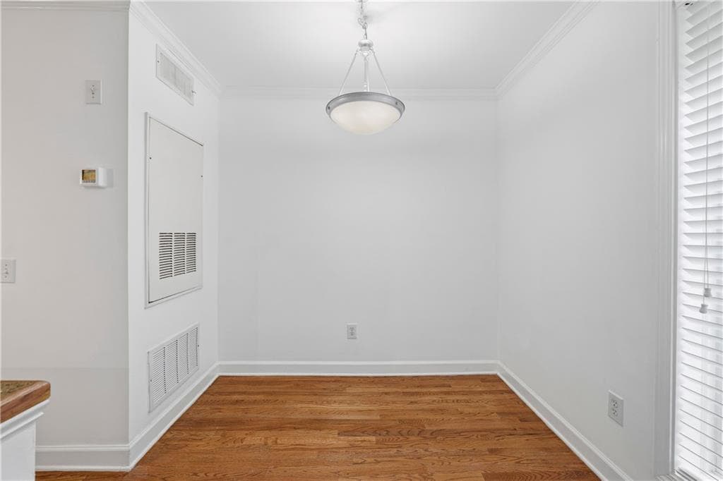 2 bedroom, 2 bathroom, 950 sq ft townhouse under contract at 2232 Dunseath Avenue 105, Atlanta, GA 30318 — photo 10