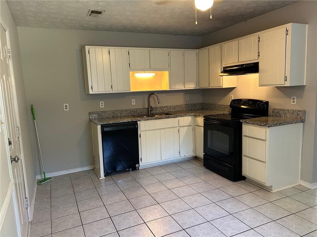 duplex for sale at 1292 Crystal Lake Road, College Park, GA 30349 — photo 3