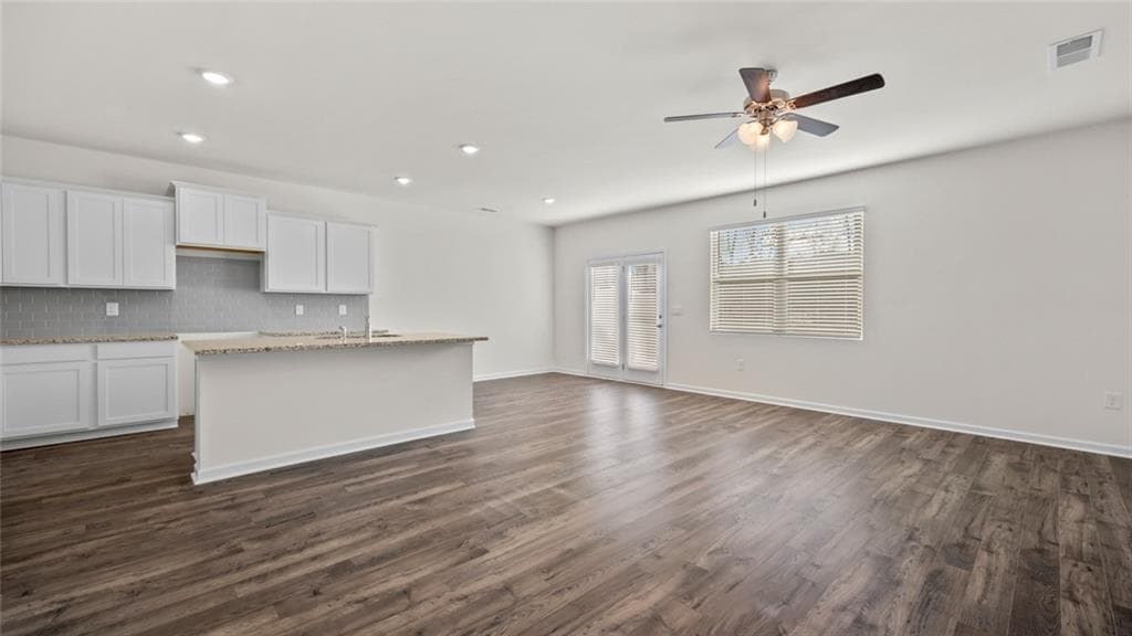 3 bedroom, 3 bathroom, 1,830 sq ft townhouse for sale at 1306 Aura Lane, Lawrenceville, GA 30045 — photo 7